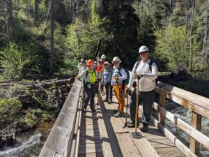 Read more about the article Trail Adopter Highlight: Meet the New Mexico Volunteers for the Outdoors